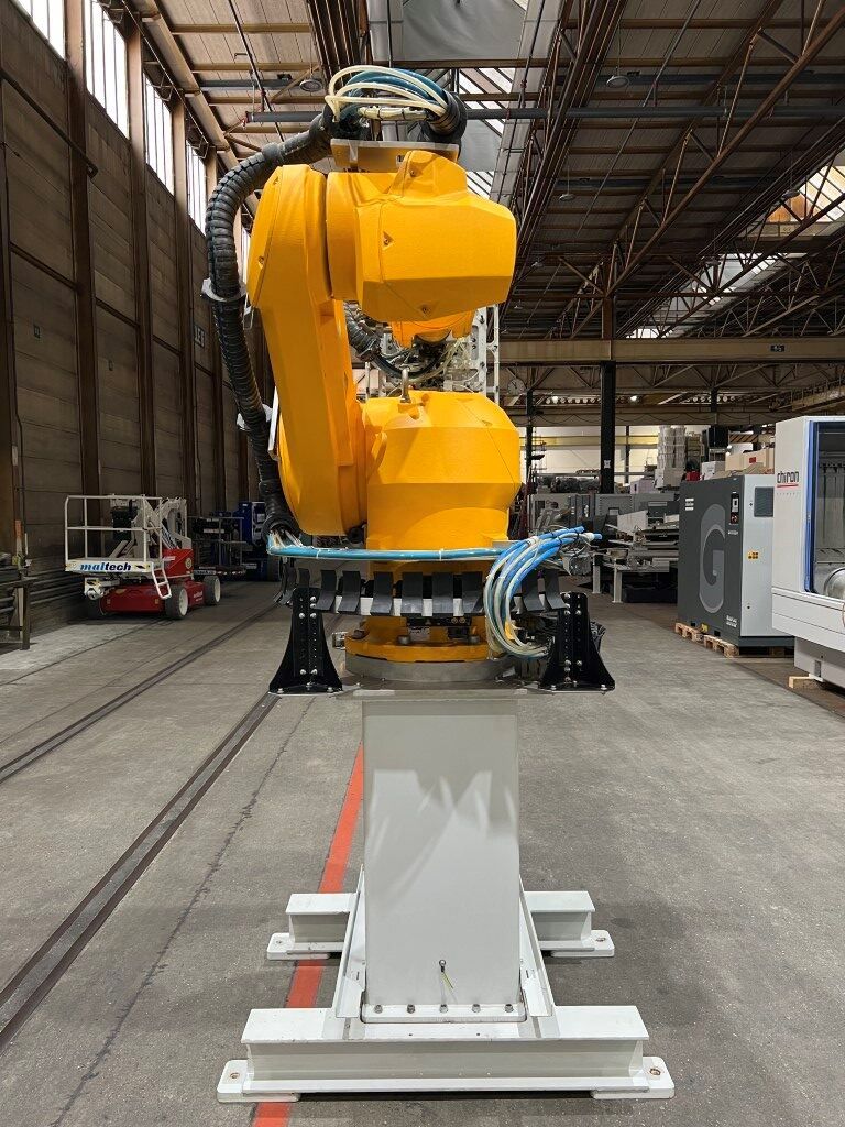 Altri prodotti elettronici: Stäubli TX200 L Roboter – Usato da Zuchwil venduto da dragosmd-maschinen 1