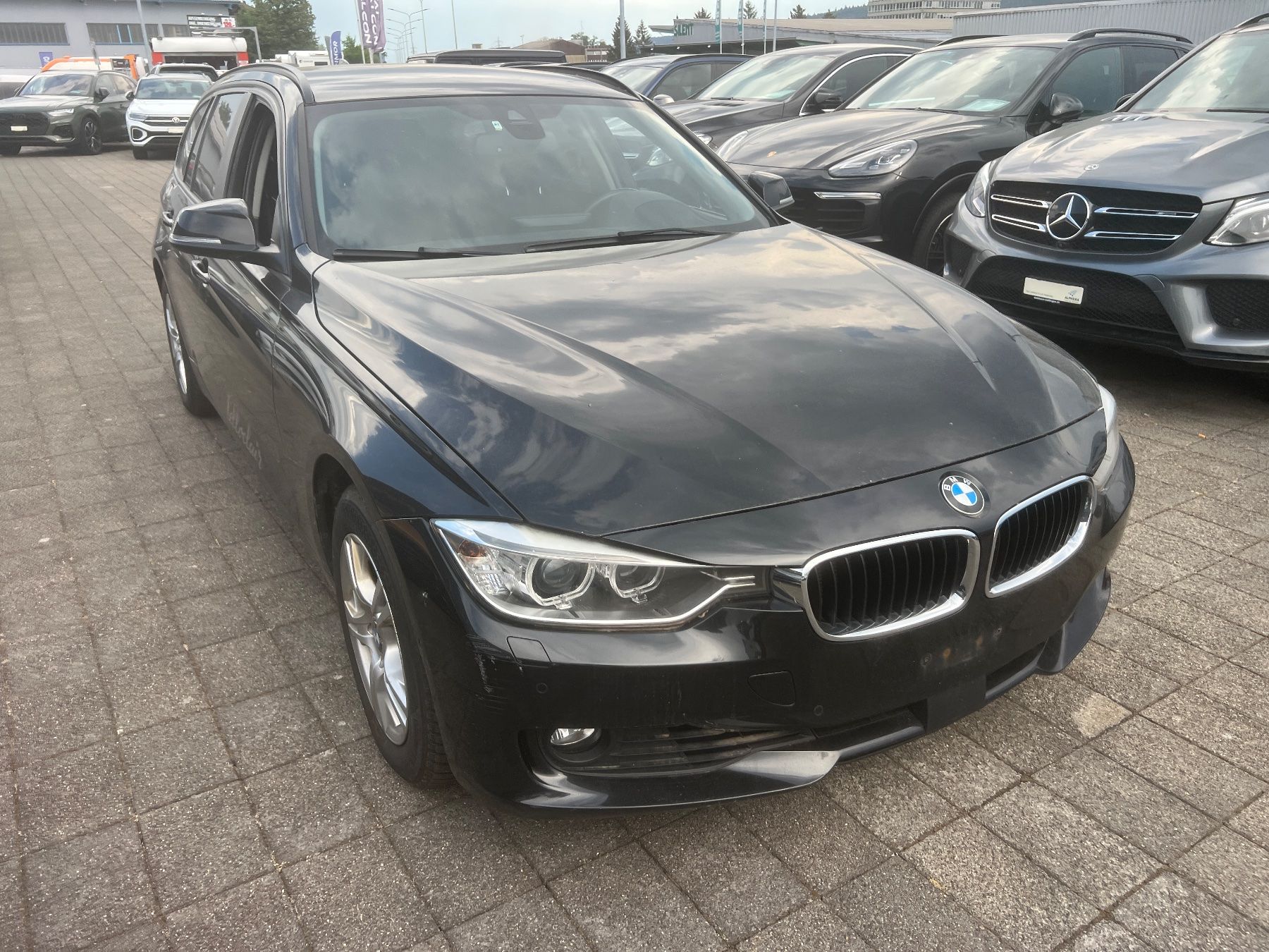 BMW Automobili: BMW  320 i Kombi xDrive – Difettoso da Otelfingen venduto da hof74 7