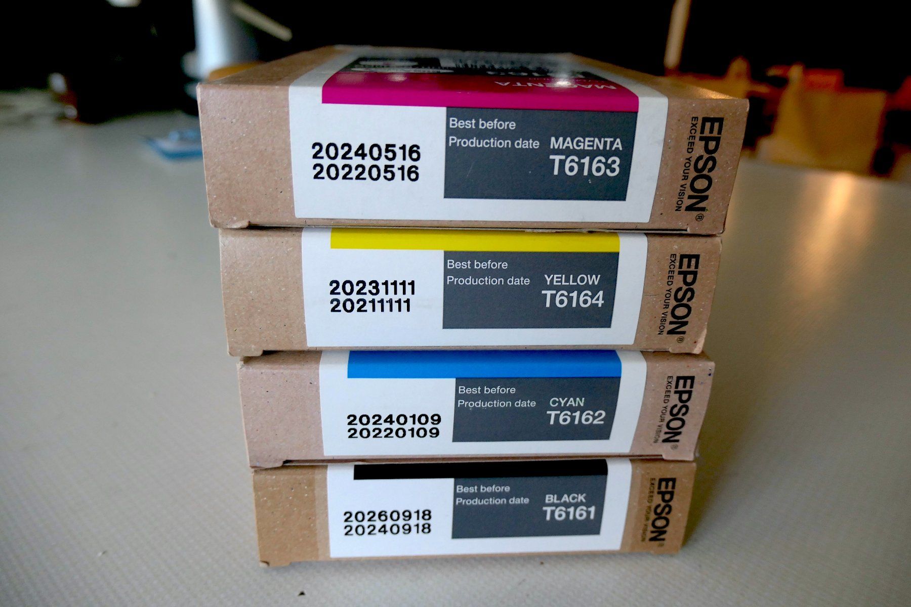Epson Cartucce per stampanti & toner: Cartouches d'encre EPSON – Nuovo e nell'imballaggio originale da Sorens venduto da noegreco 1