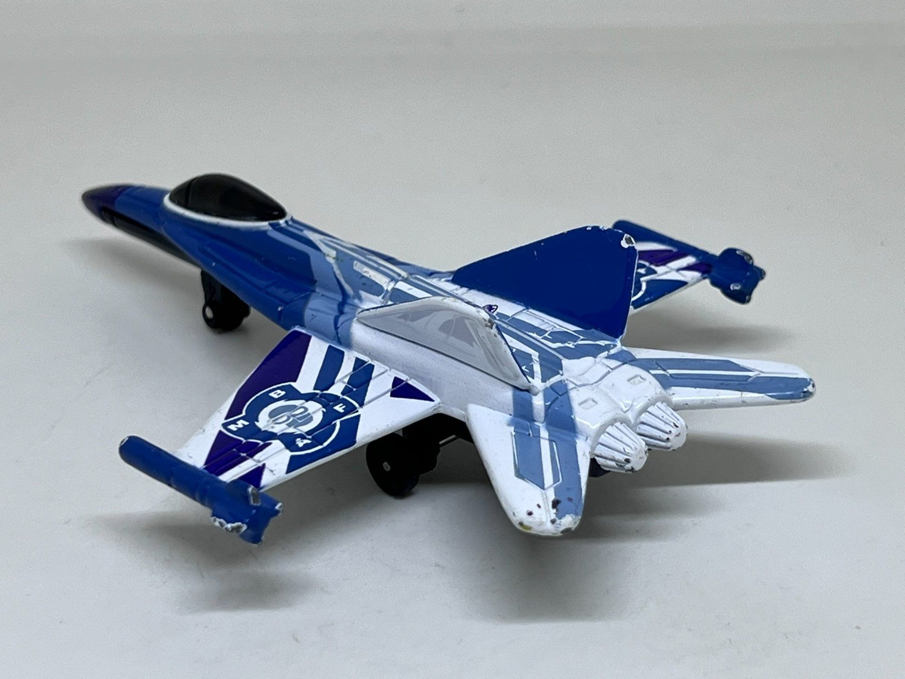 Matchbox Modellini d'auto: Matchbox Attack Jet – Usato da Wildegg venduto da LaaBoutique 2