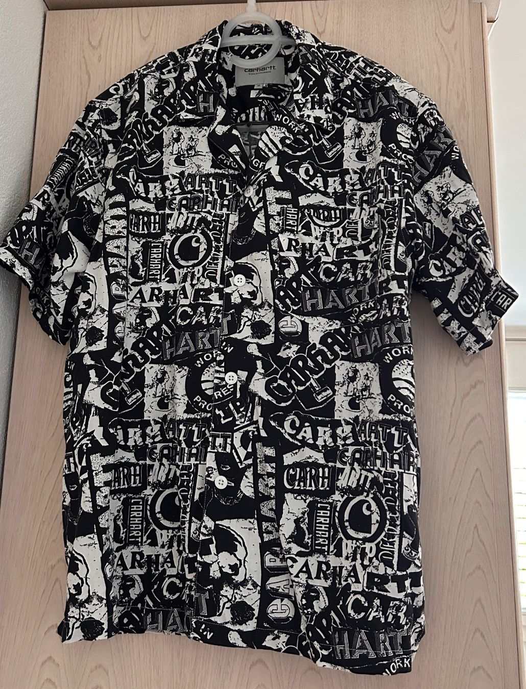 Carhartt Camicie: Carhartt Collage Hemd – Usato da Freienbach venduto da mar_rvc6