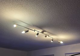 Edle Deckenlampe/Deckenleuchte mit 6 Spots