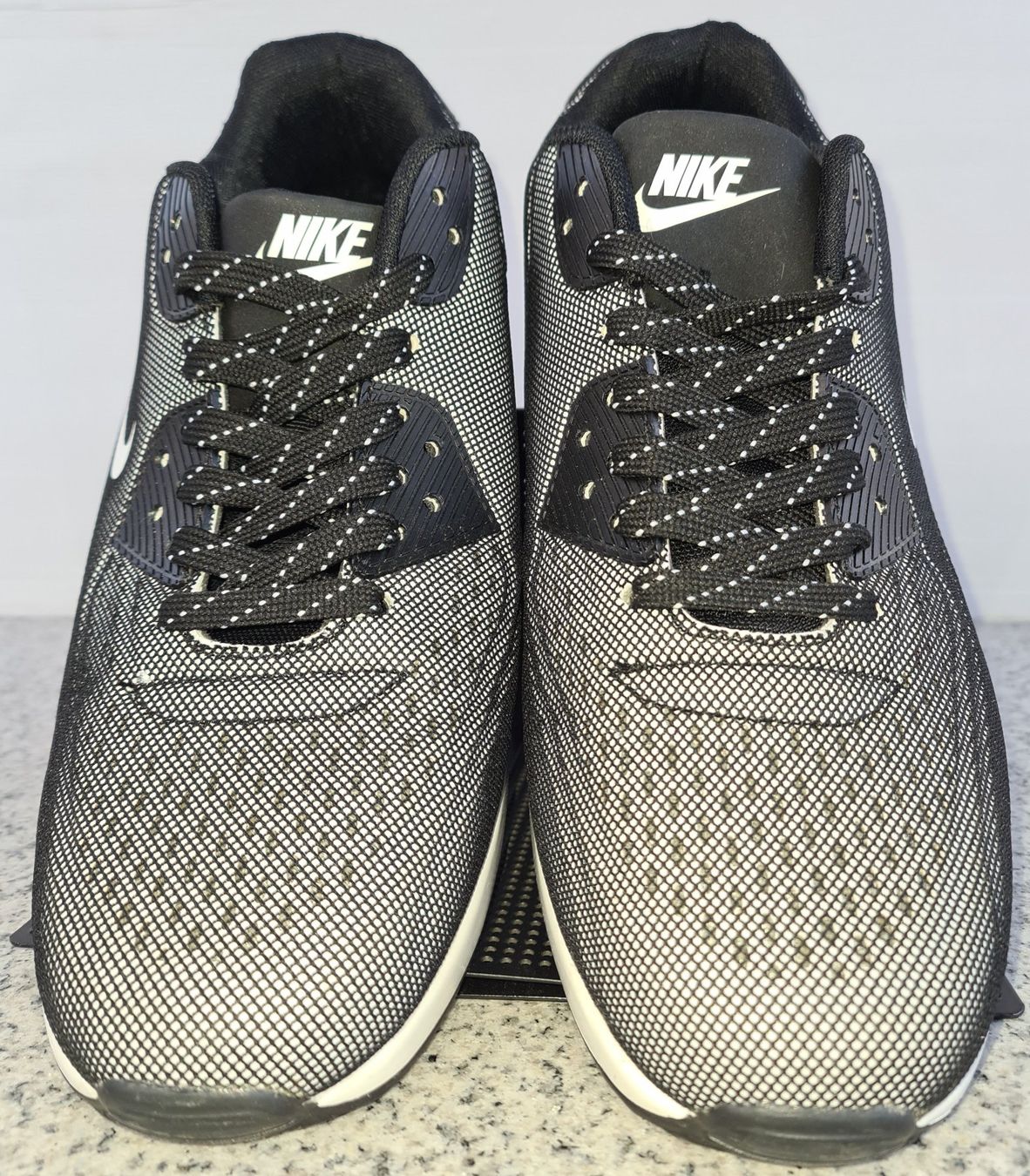 Nike Scarpe da uomo: NIKE Schuhe EUR-Gr. 43 – Usato da Münchenstein venduto da vitalfit