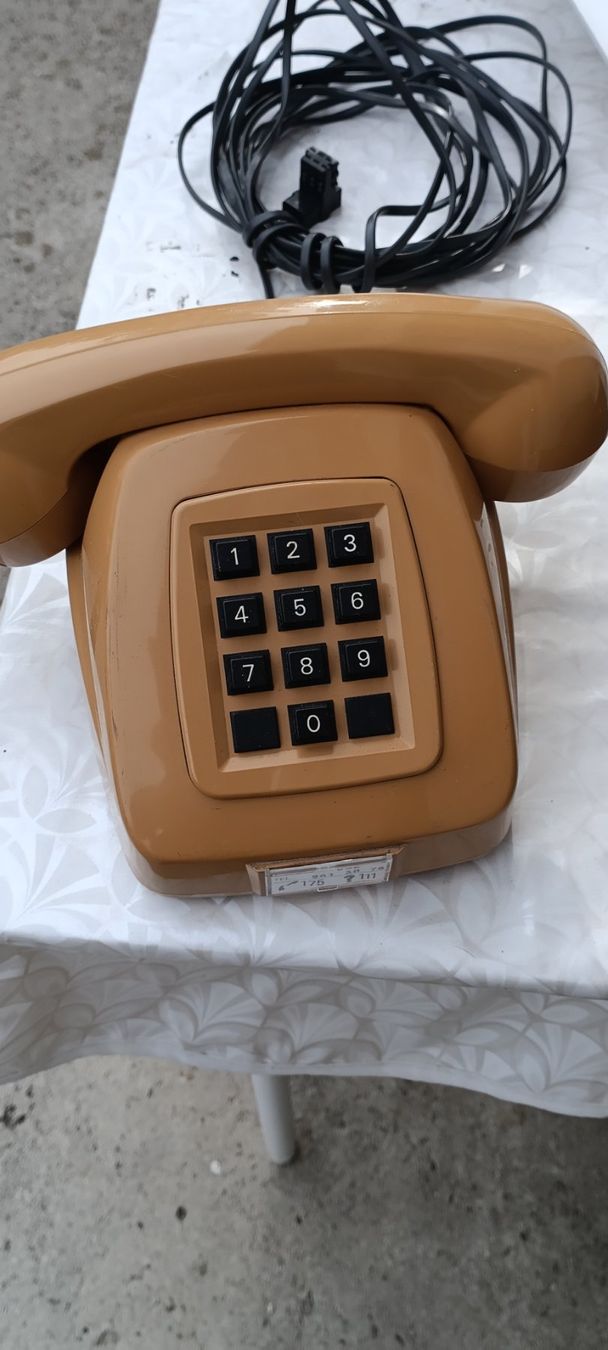 Telefone: Ancien téléphone  PTT – Gebraucht aus St-Imier von Sea_gj6q