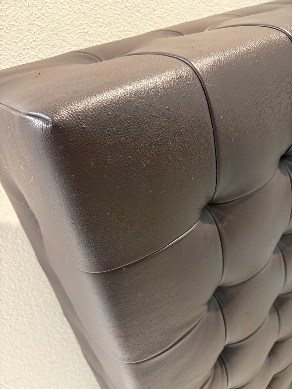 Sgabelli: 114cmx114cmx39cm echtes Leder Hocker Tisch Hocker gross – Usato da Ottenbach venduto da TimelessEmotions. 3