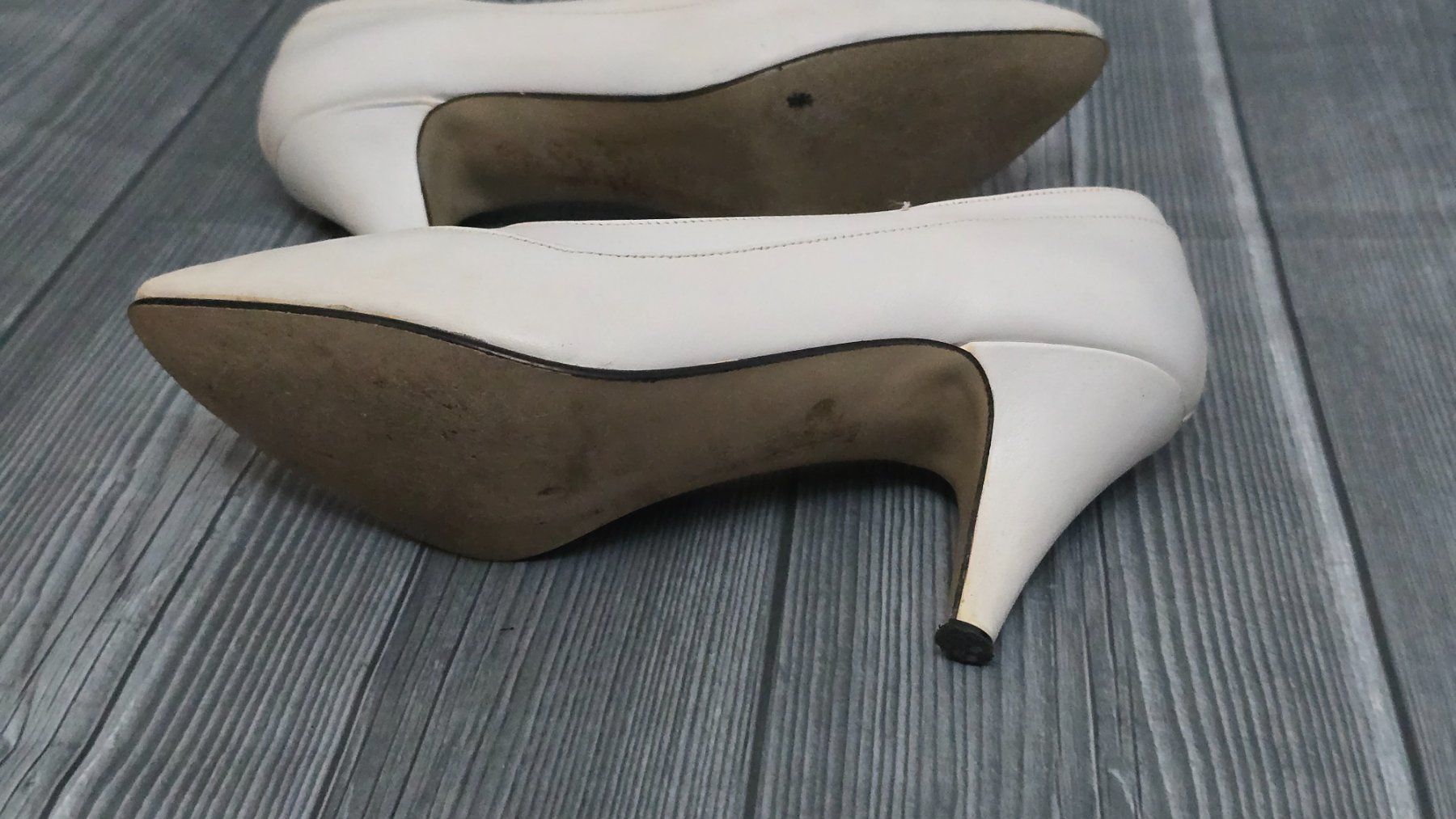 Scarpe da donna: 💞 Vintage Leder-Pumps - 37 - Cremeweiss – Usato da Thalwil venduto da VitaMini 3