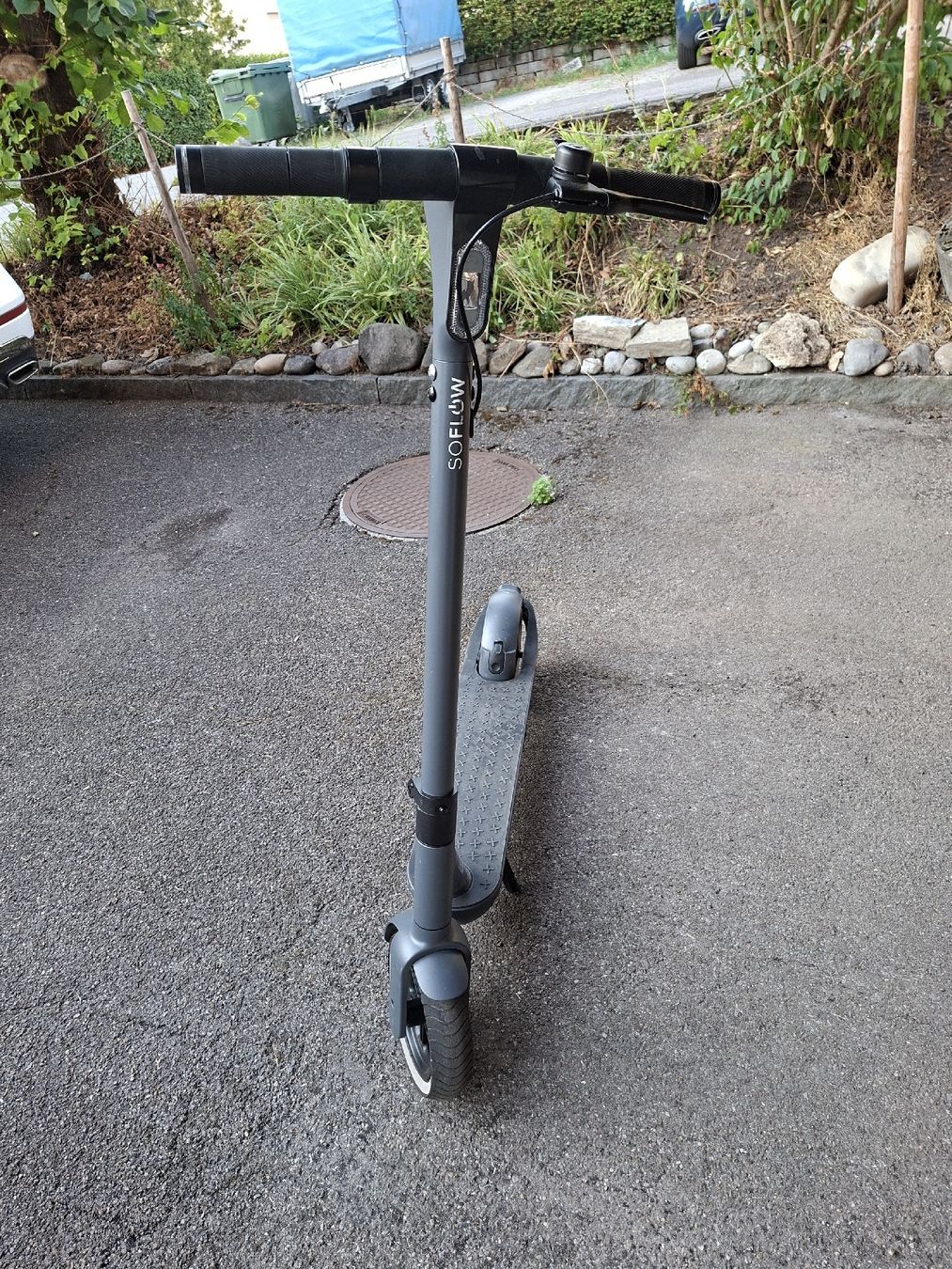 Scooter: SOFLOW E-Scooter mit Ladegerät guter Zustand – Usato da Ostermundigen venduto da Ismett