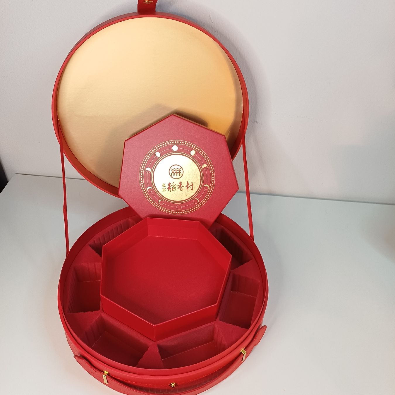 Casse di trasporto: Exklusive grosse chinesische Geschenkbox / Premium – Usato da Zürich venduto da Secondito 1