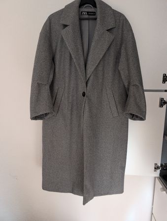 Manteau Zara gris, taille XS, parfait pour l'hiver!