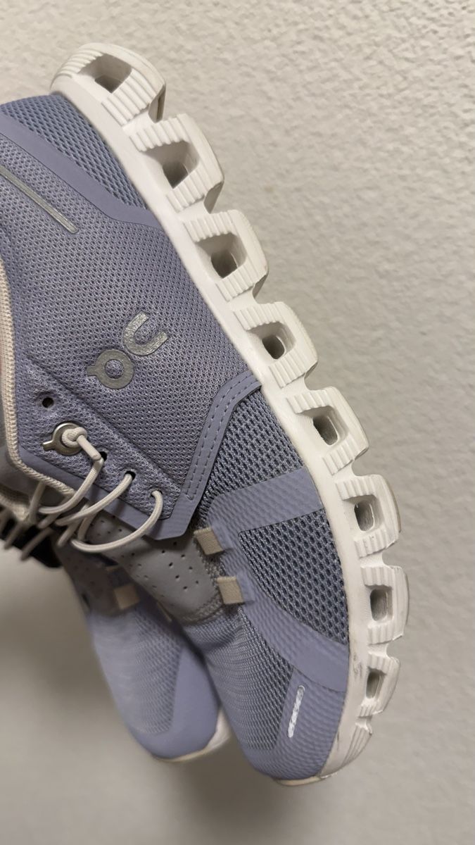 On Damenschuhe: On Running Cloud Schuhe lila size 37.5 – Gebraucht aus Boswil von hey.itsme 9