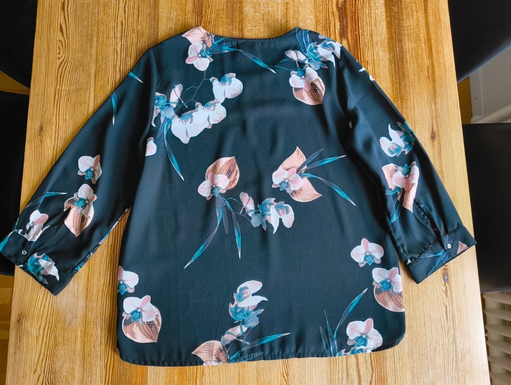 Only Camicette: Schwarze Bluse mit Blumen – Usato da Zürich venduto da san_7jn8 1
