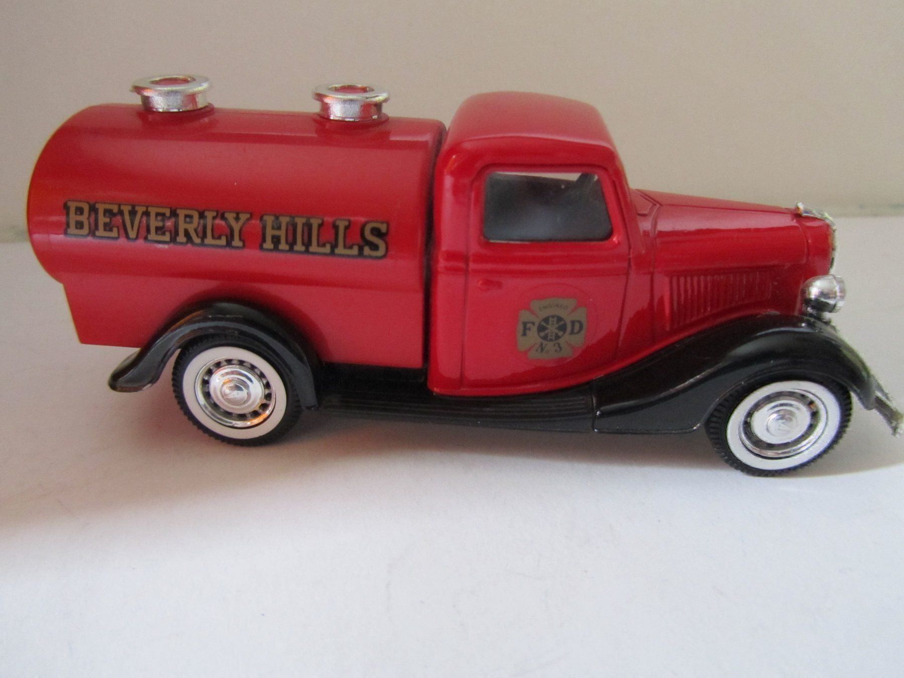 Solido Modellini d'auto: Ford V8 Citerne, Solido 1:43 – Usato da Weiningen ZH venduto da dietsch57 2