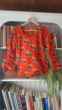 Bluse Baumwolle. Elefant. Neu