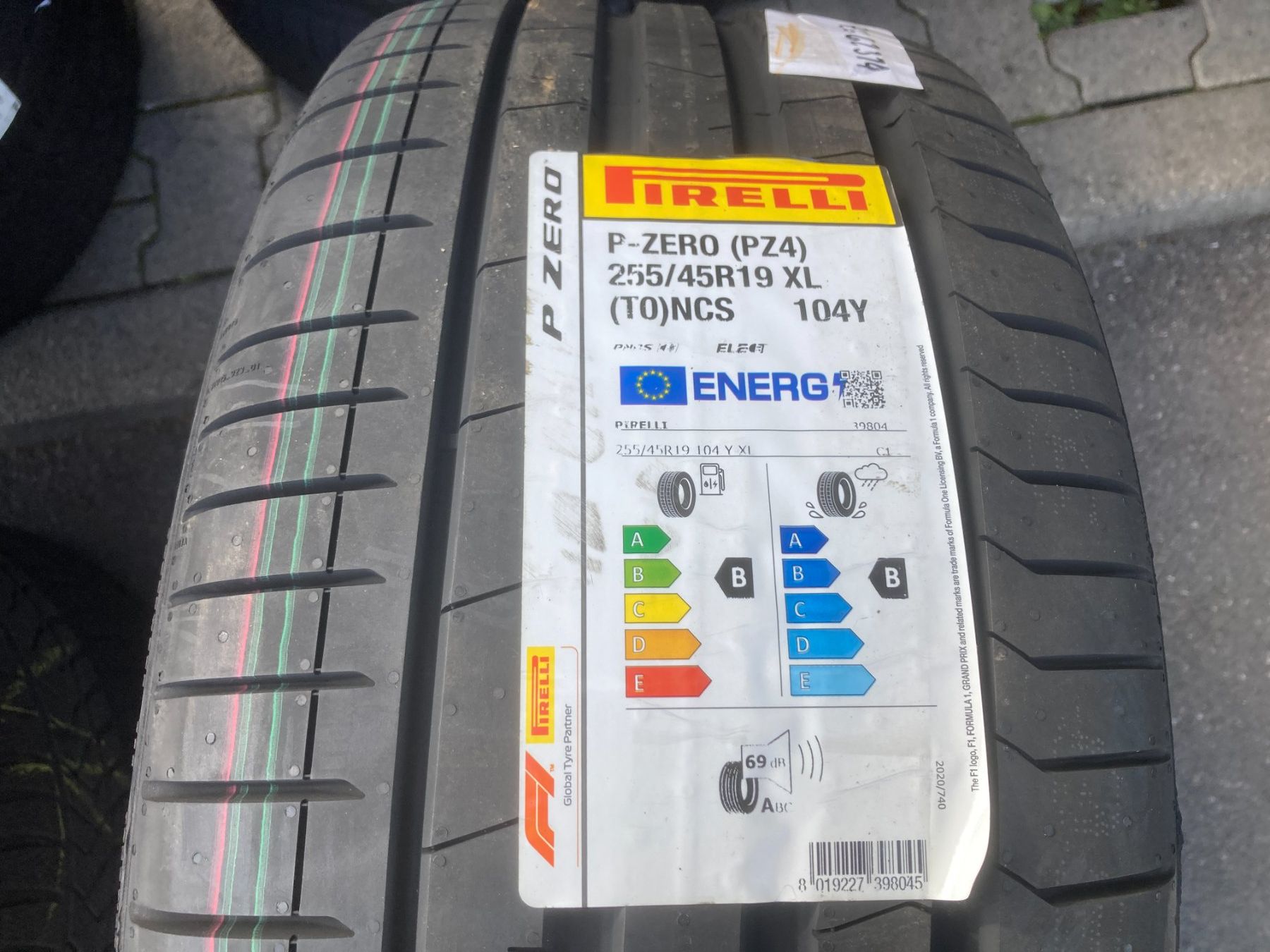 Pirelli Pneus & Kompletträder: 255/45R19 Pirelli Sommerpneu – Neu und originalverpackt aus Cham von Cham6332 5