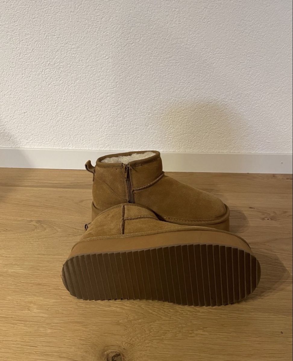 Scarpe da donna: Bottines marron plateforme etat comme neuf – Nuovo (secondo la descrizione) da Avry-sur-Matran venduto da Anarda 2