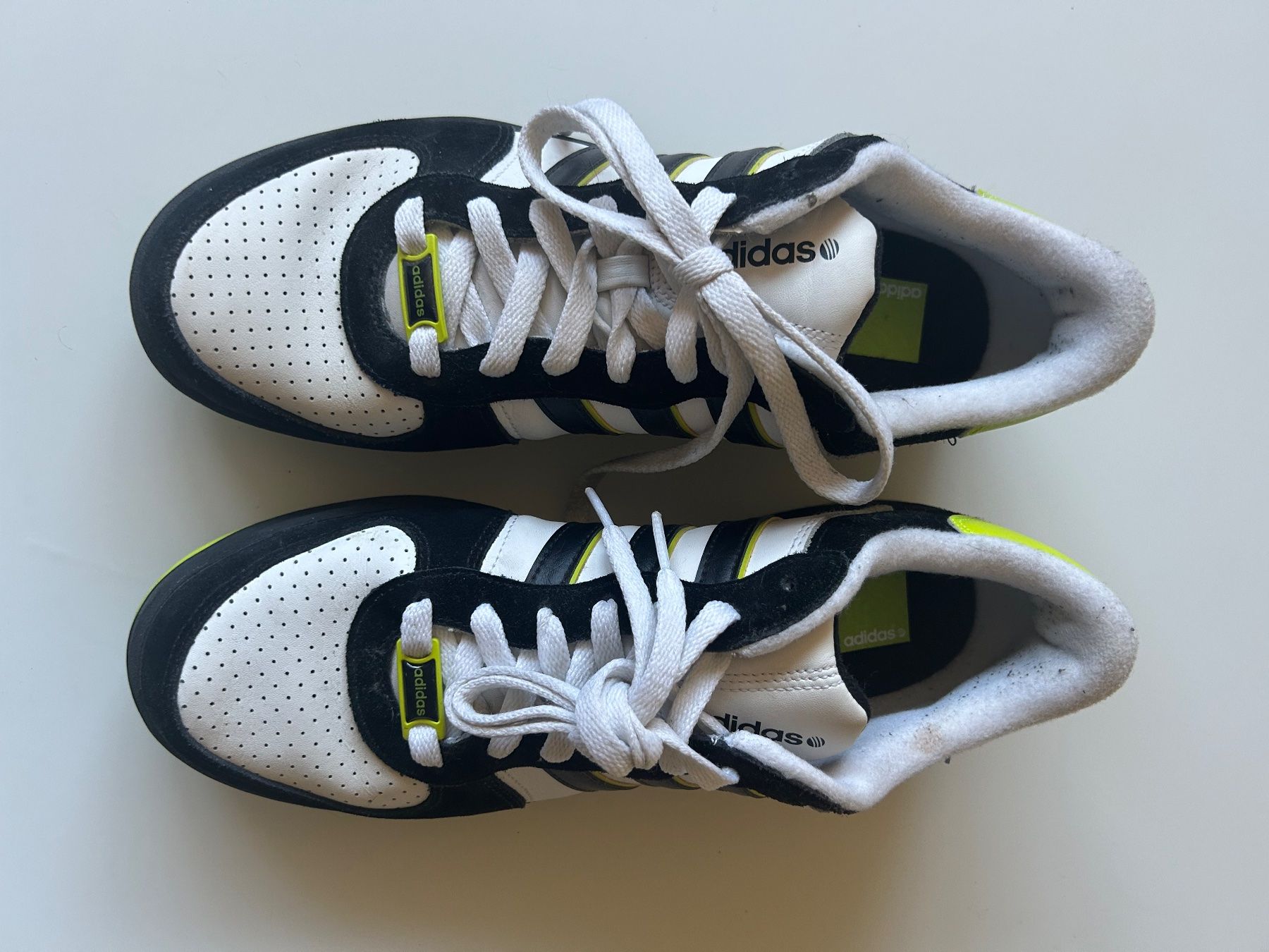 Adidas Herrenschuhe: Adidas Sneaker Gr.43 1/3 – Gebraucht aus Seuzach von del_w5vl 5