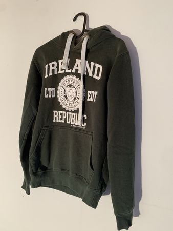 Kapuzenpullover