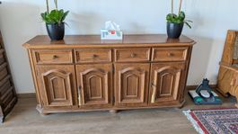 Holzsideboard mit Charme sucht ein neues Zuhause!