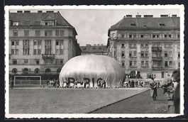 Foto-AK Wien, Ballon HB-BIG auf einem Sp