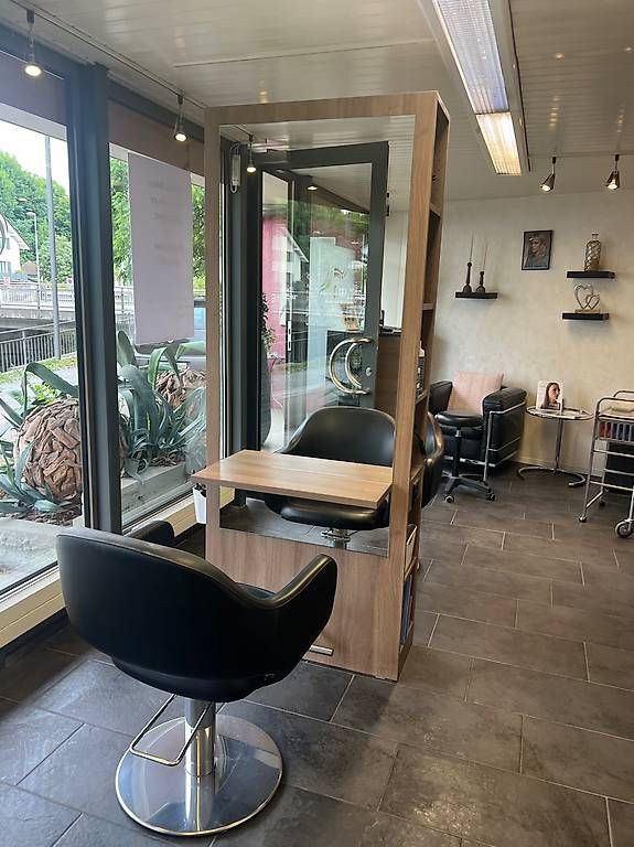 Specchi: Coiffeur Möbel mit Spiegel  – Usato da Rüti ZH venduto da car_h7kl 2