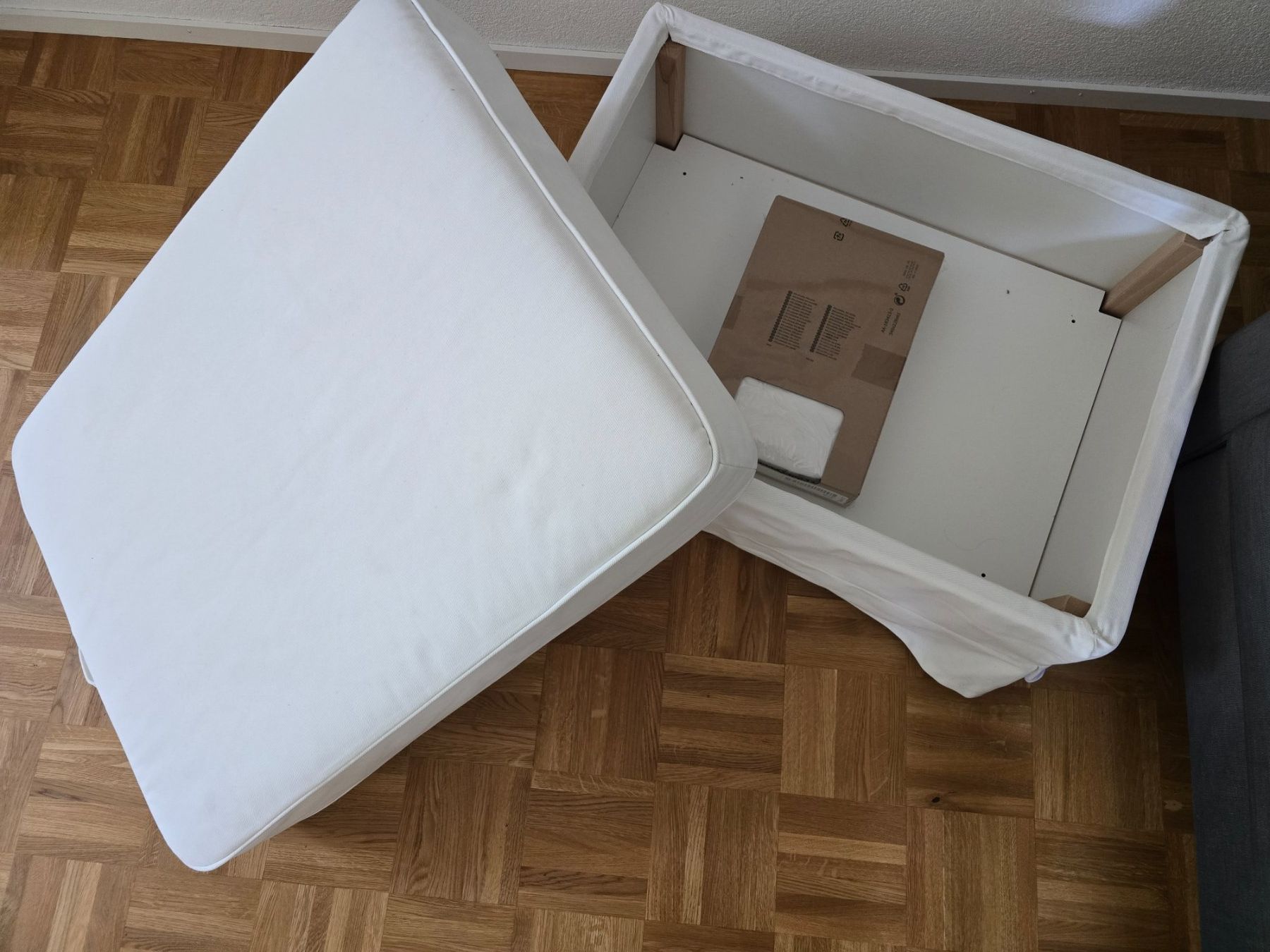 Ikea Sgabelli: Hocker IKEA EKTORP – Usato da Winterthur venduto da Vera72 1