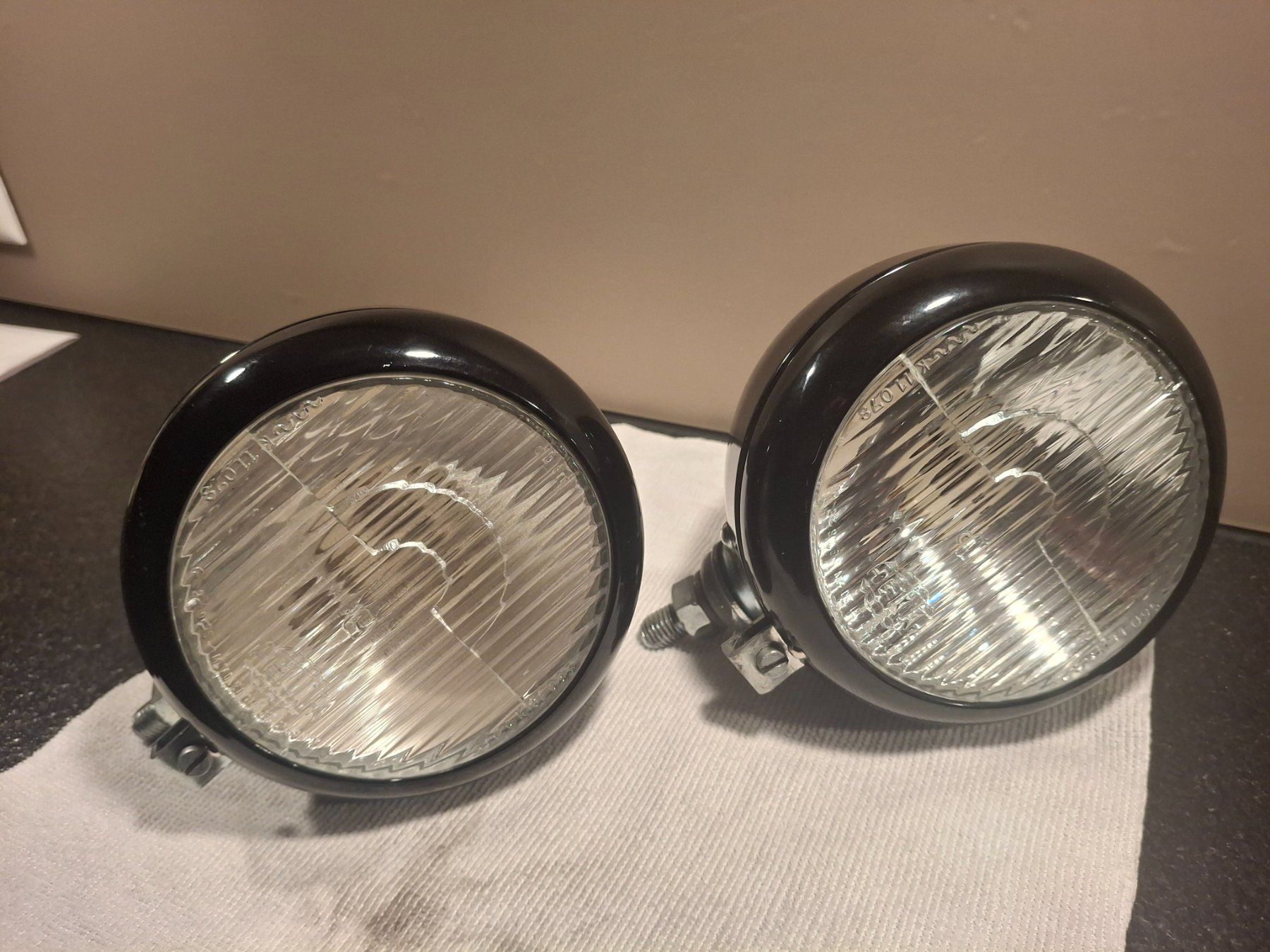 Hella Fari: Scheinwerfer  Set / NOS / HELLA / BÜHRER / LANZ / OLDTIMER – Nuovo (secondo la descrizione) da Horriwil venduto da TOKYONIGHTS