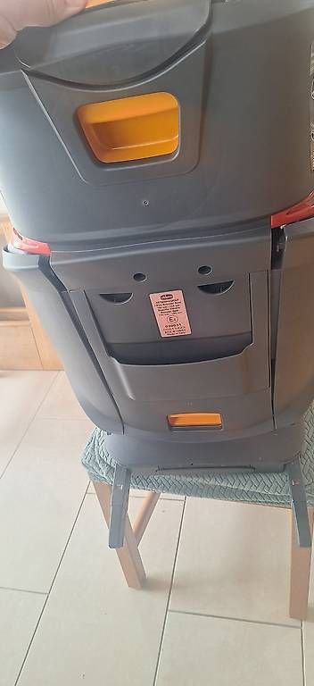 Chicco Seggiolini per auto: Siège auto pliable isofix Fold & Go i-Size de Chicco – Usato da La Chaux-de-Fonds venduto da kellina 3