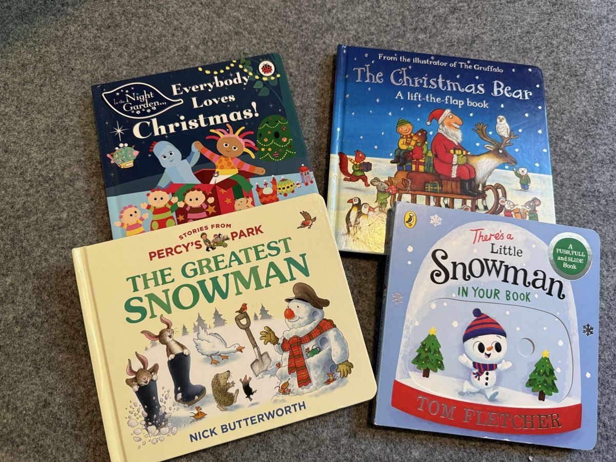 Libri: 4 x English Christmas Book Bundle – Usato da Goldswil venduto da ste_xtr5