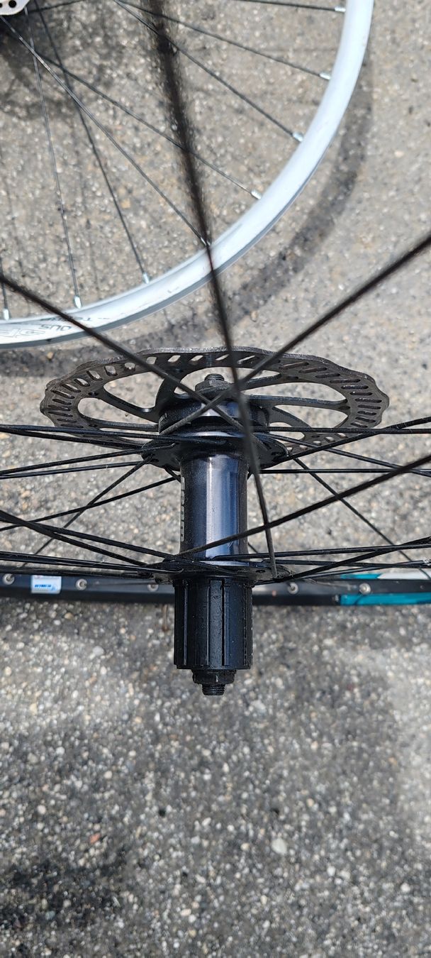 Pneus & Roues: 3 roues vélo 28" VTT – D'occasion à Biel/Bienne par Mollarddesign 3