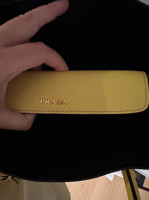 Taschen für Damen: Prada Saffiano Shopper  – Gebraucht aus Unterägeri von mar_96hk 4