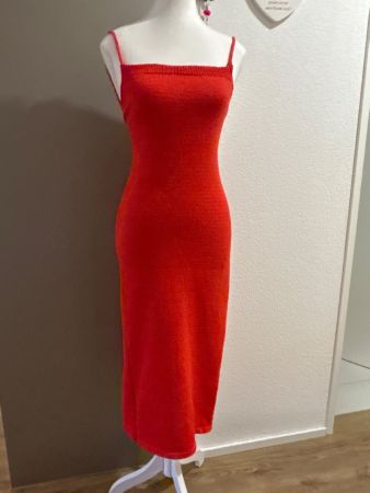 Strickkleid maxi mit Spaghettiträgern rot Grösse M