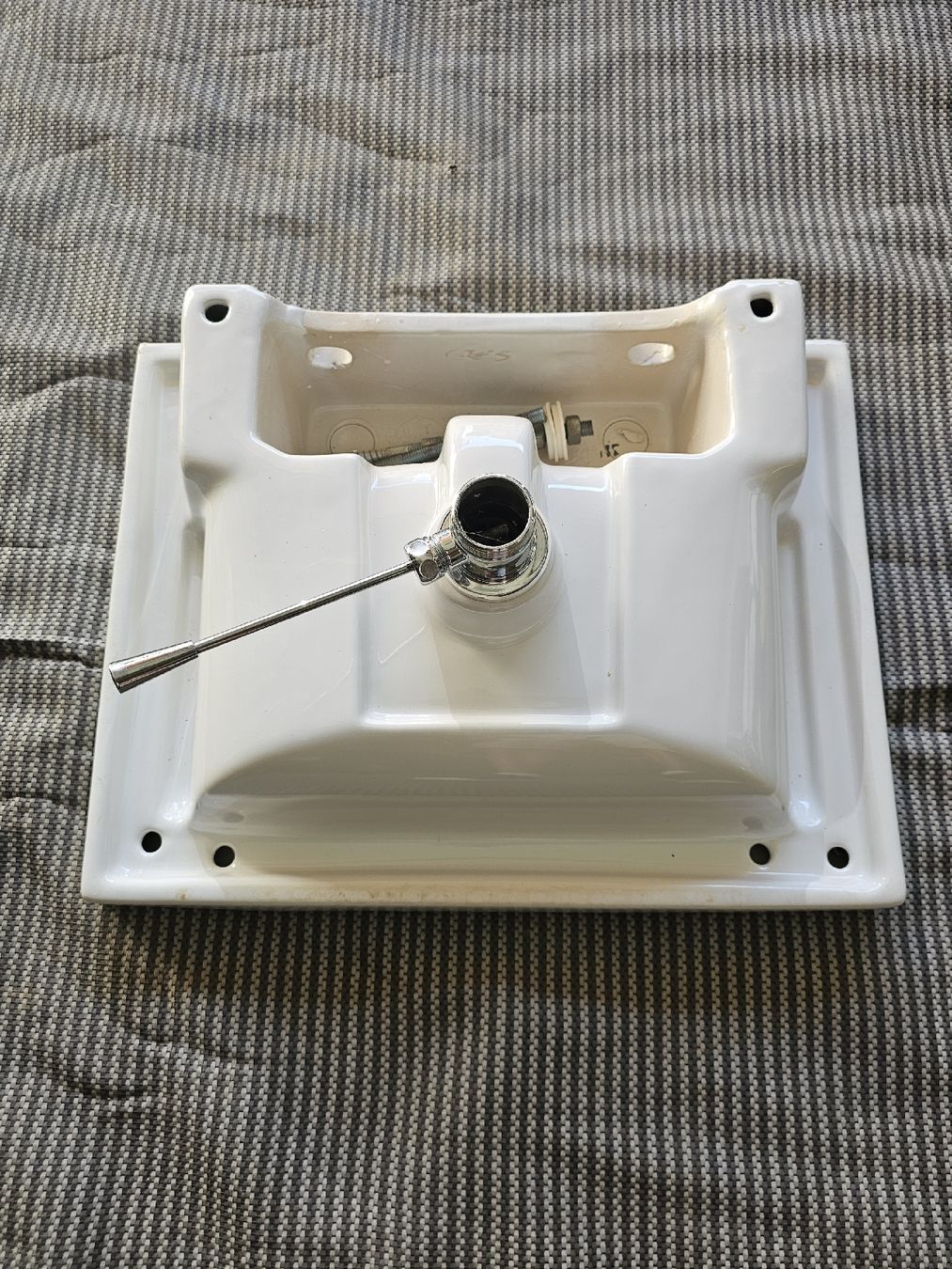 Spülbecken & Waschbecken: Lavabo 38x51 cm – Gebraucht aus Interlaken von Dieselpower111