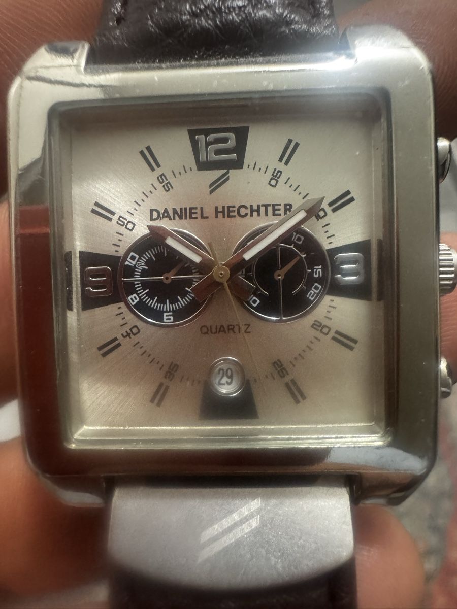Daniel Hechter Orologi: Daniel Hechter Quarzuhr mit Lederarmband EUC! – Nuovo (secondo la descrizione) da Gerlafingen venduto da naj_vj8s
