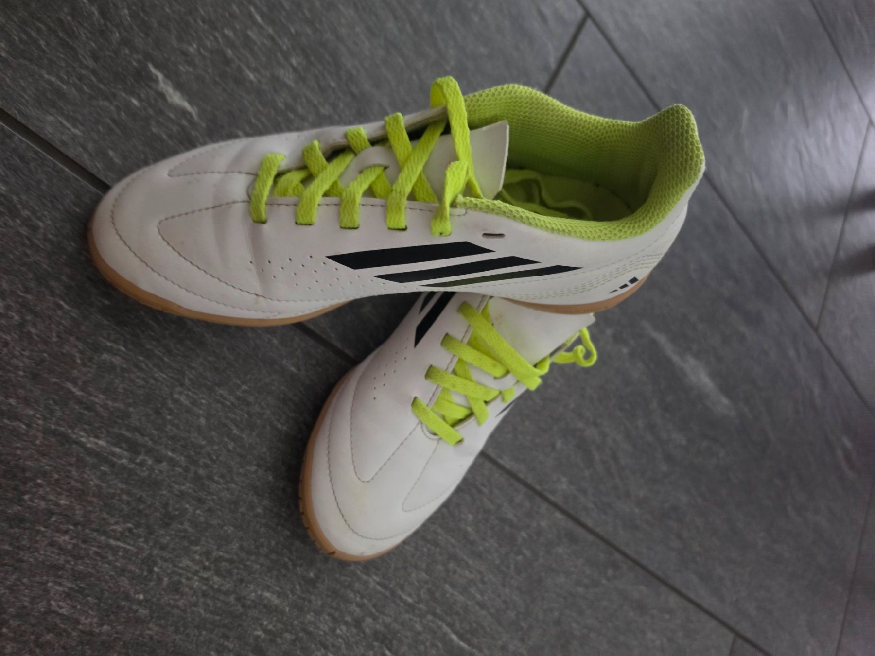 Adidas Scarpe per ragazzi: Adidas Gr 33 – Usato da Niederbipp venduto da alp_6dg6