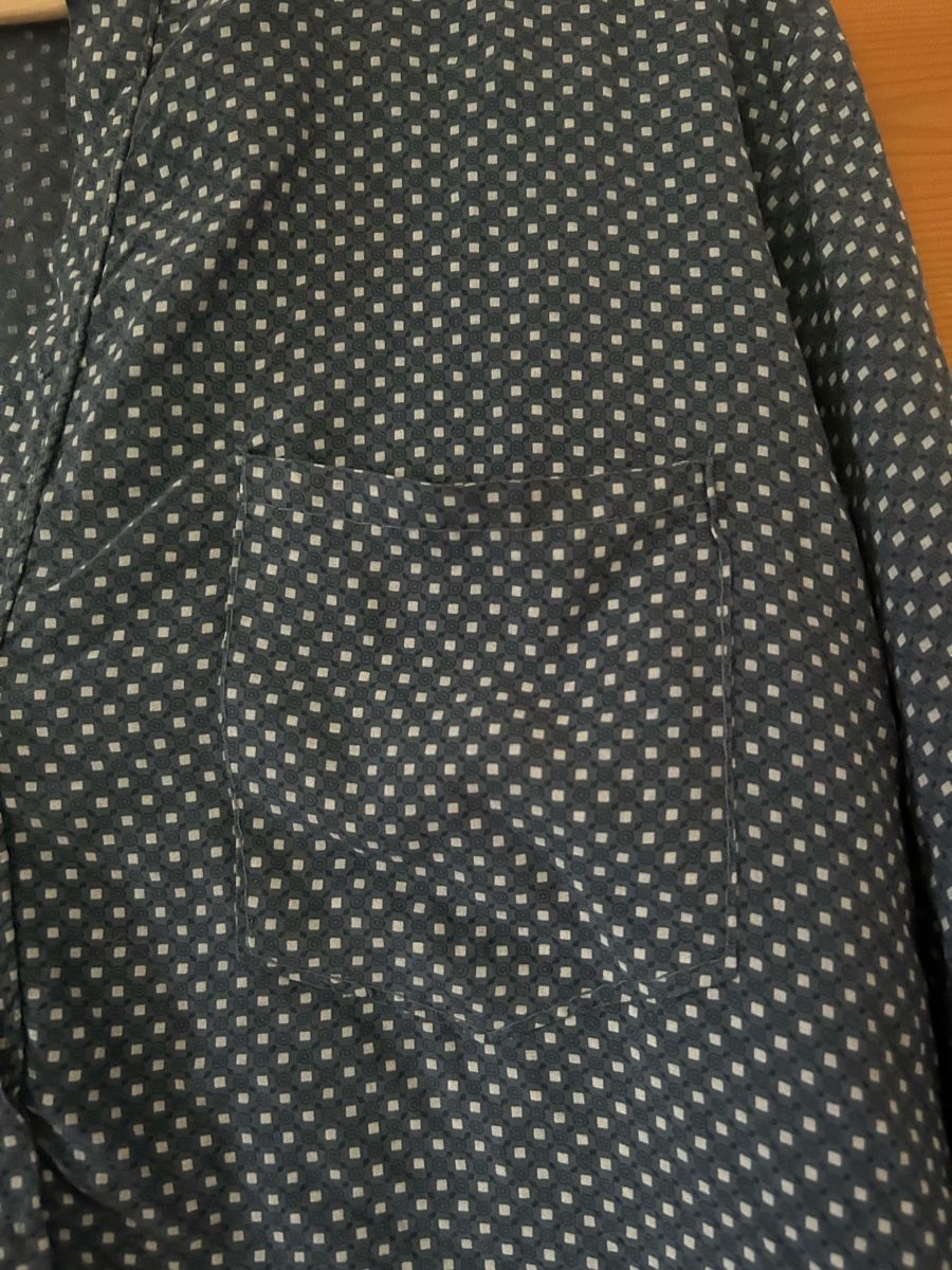 Chemisiers: Damen Bluse, Grösse M, blau mit Muster – D'occasion à Frauenfeld par jae_vs6j 4