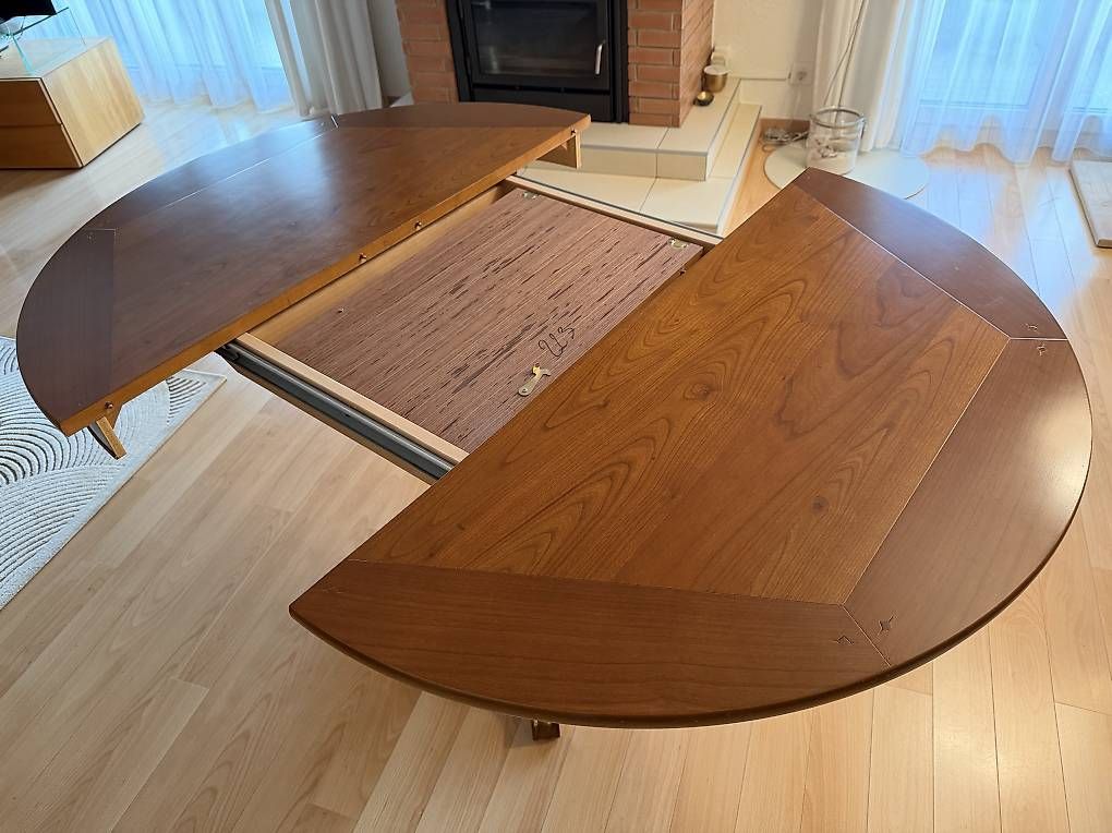Tische: Table ronde en merisier – Gebraucht aus Cheseaux-sur-Lausanne von Yosetese 2