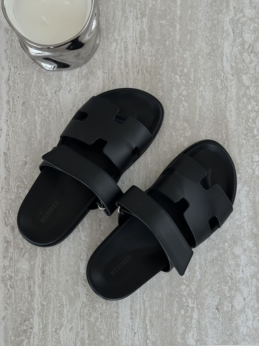 Hermès Scarpe da uomo: Hermès Chypre Sandals size 39 – Usato da Au ZH venduto da fra_w87x