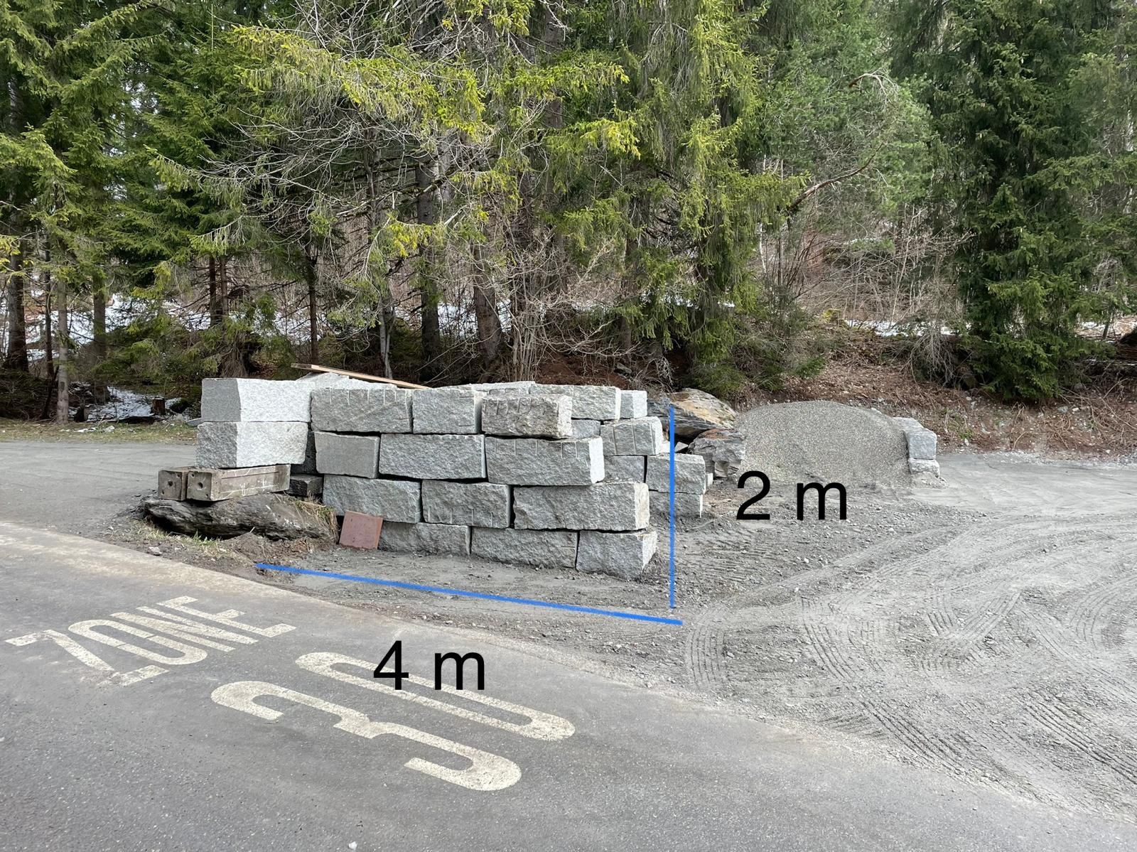 Pierres & tuiles: Blocksteine 50x50 cm, freie Länge – D'occasion à Flims Dorf par inf_dj8q