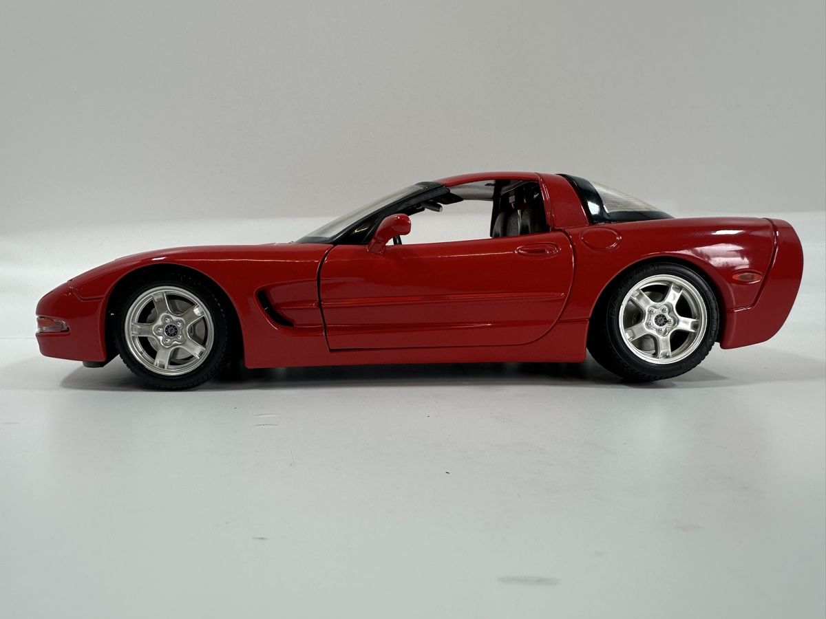 Bburago Modellini d'auto: Chevrolet Corvette C5 1:18, rot, BBURAGO – Usato da Zofingen venduto da rf9_x2xt 2