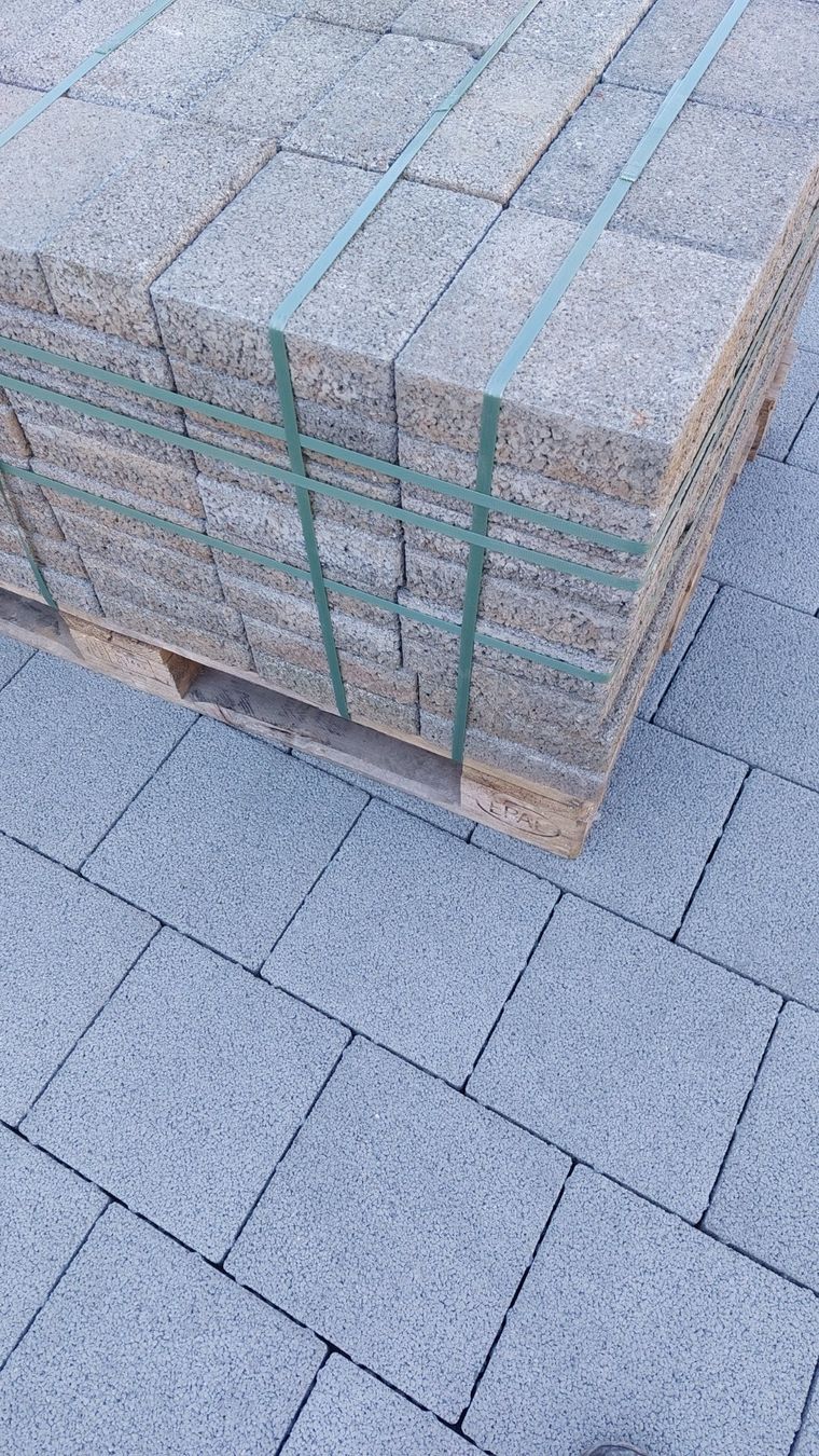 Steine & Dachziegeln: Verbundsteine / Pflastersteine Carena – Gebraucht aus Roggliswil von Newholland05 2