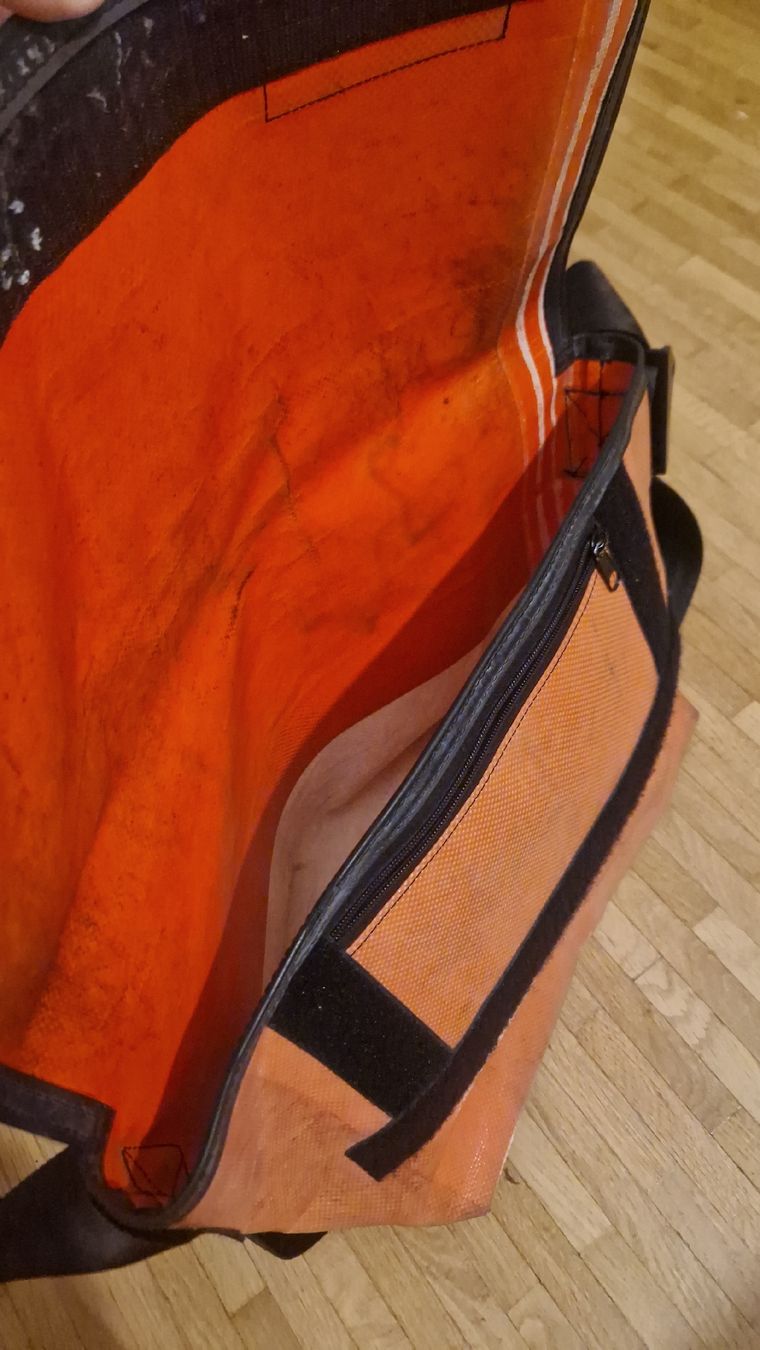 Freitag Taschen: Freitag Messenger Bag - Orange Design  – Gebraucht aus Zürich von MarianaMoore 2