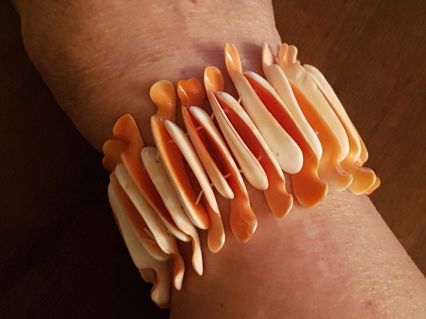 Armbänder & -reifen: Armband Muschel lachs beige – Gebraucht aus Ettingen von Maranathatalitha