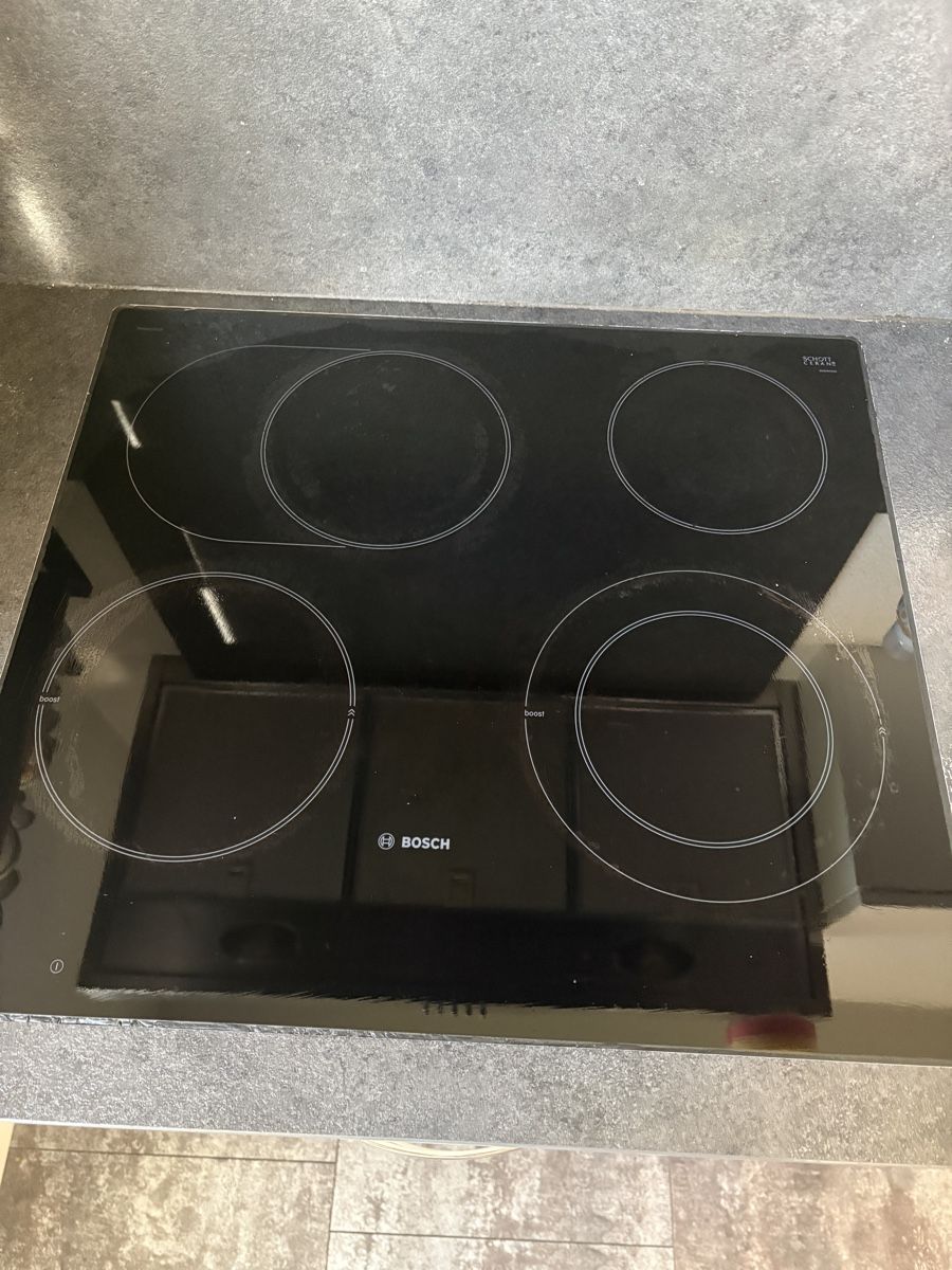 Cucine: Glaskeramik-Kochfeld PKN601N14D – Usato da Oberhasli venduto da SP0CK1N0