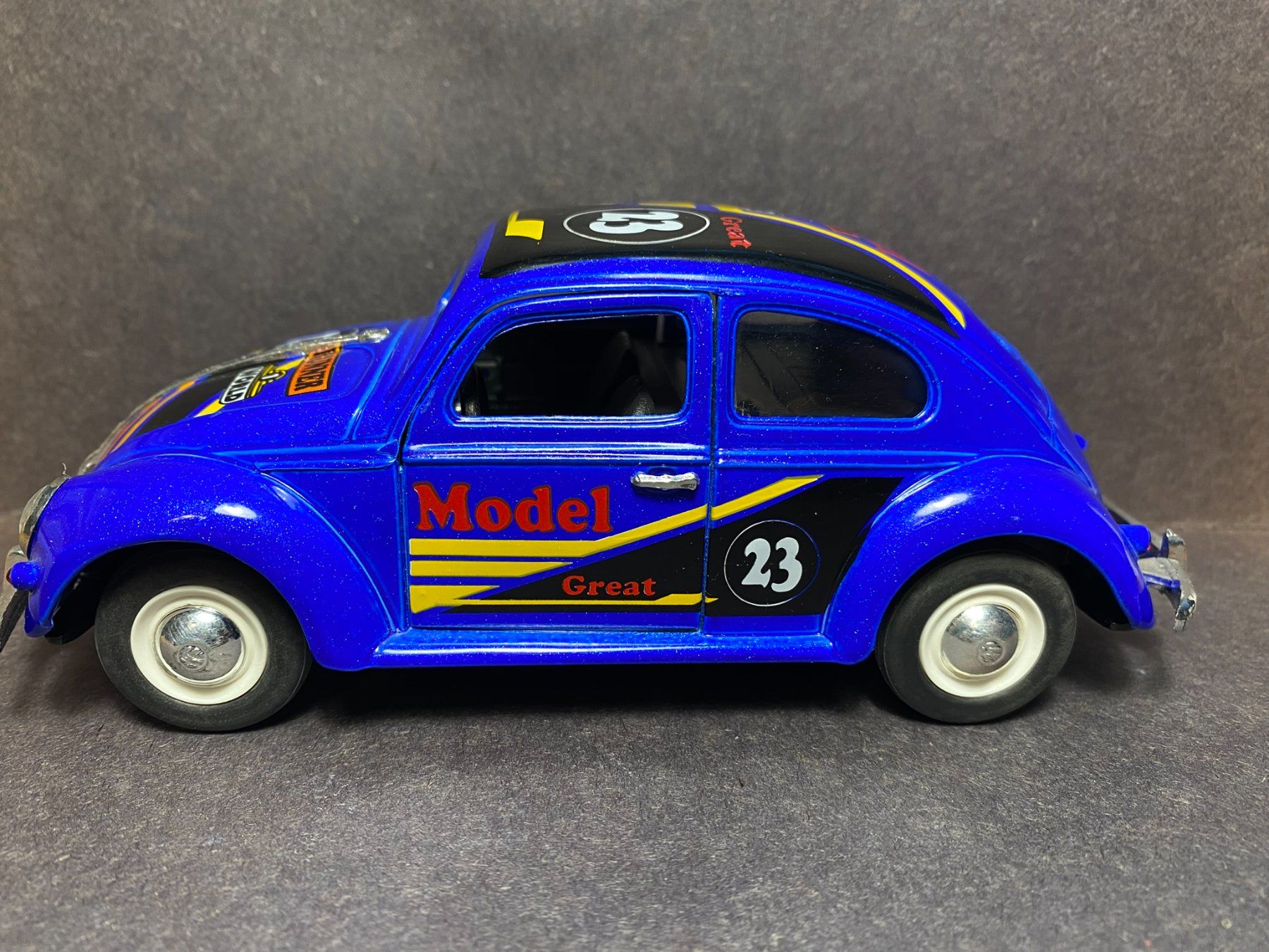 Volkswagen Modellini d'auto: VW Oval Käfer Runner 1:24 – Usato da Spiez venduto da Mlandcruiser 1