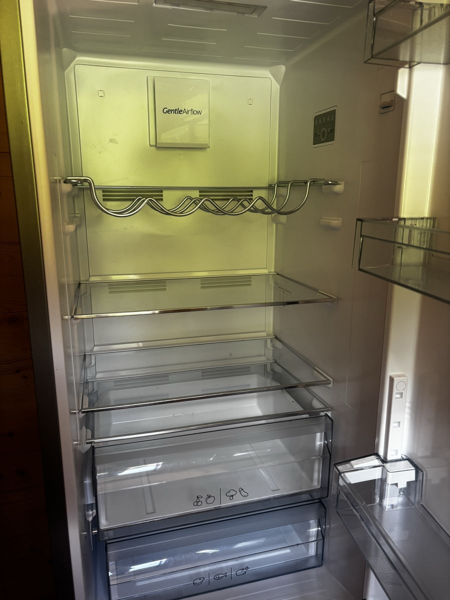 Kühlschrank: Kühlschrank SHARP – Gebraucht aus St. Niklaus VS von Furr3521