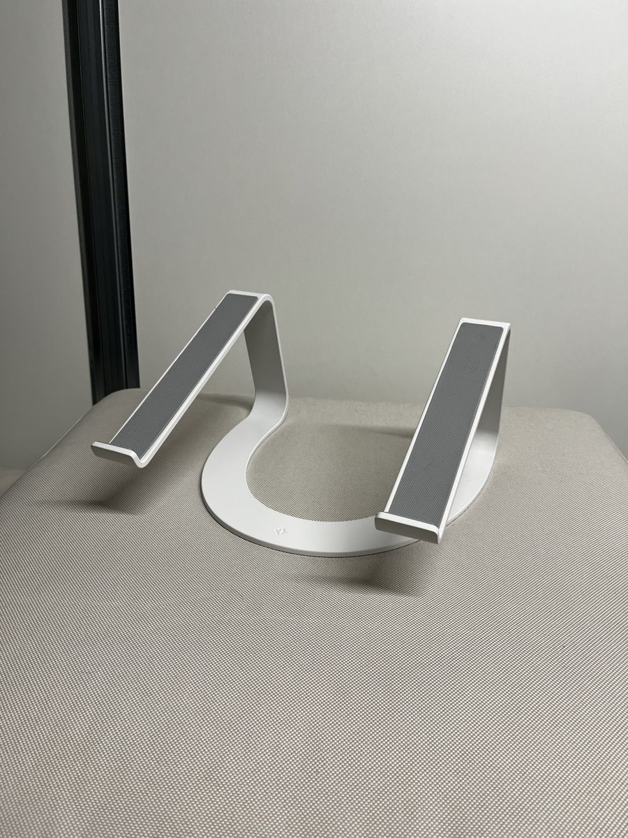 Apple Racks & Cavalletti: Notebook Ständer Macally, Weiss – Usato da Oensingen venduto da catching-donuts