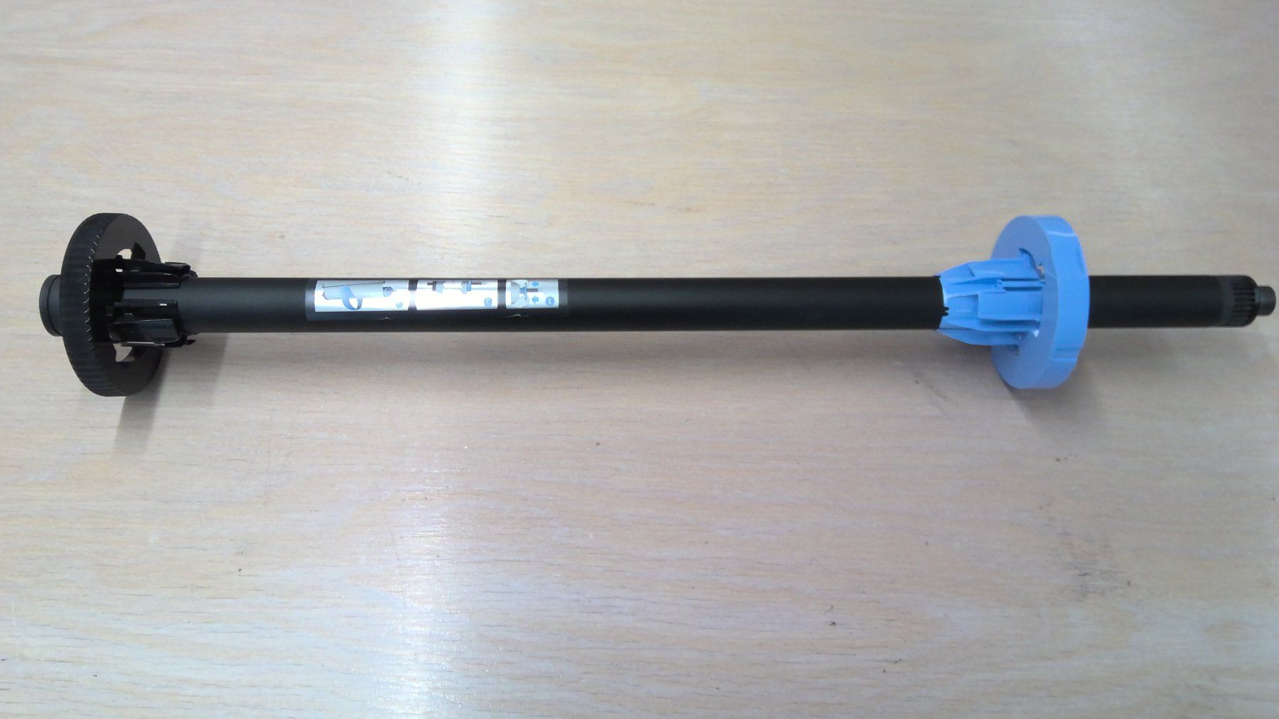 Hewlett Packard Stampanti: Diverse HP-Papierspindeln für Plotter + 3" Spindeladapter – Usato da Fehraltorf venduto da loremgmbh 2