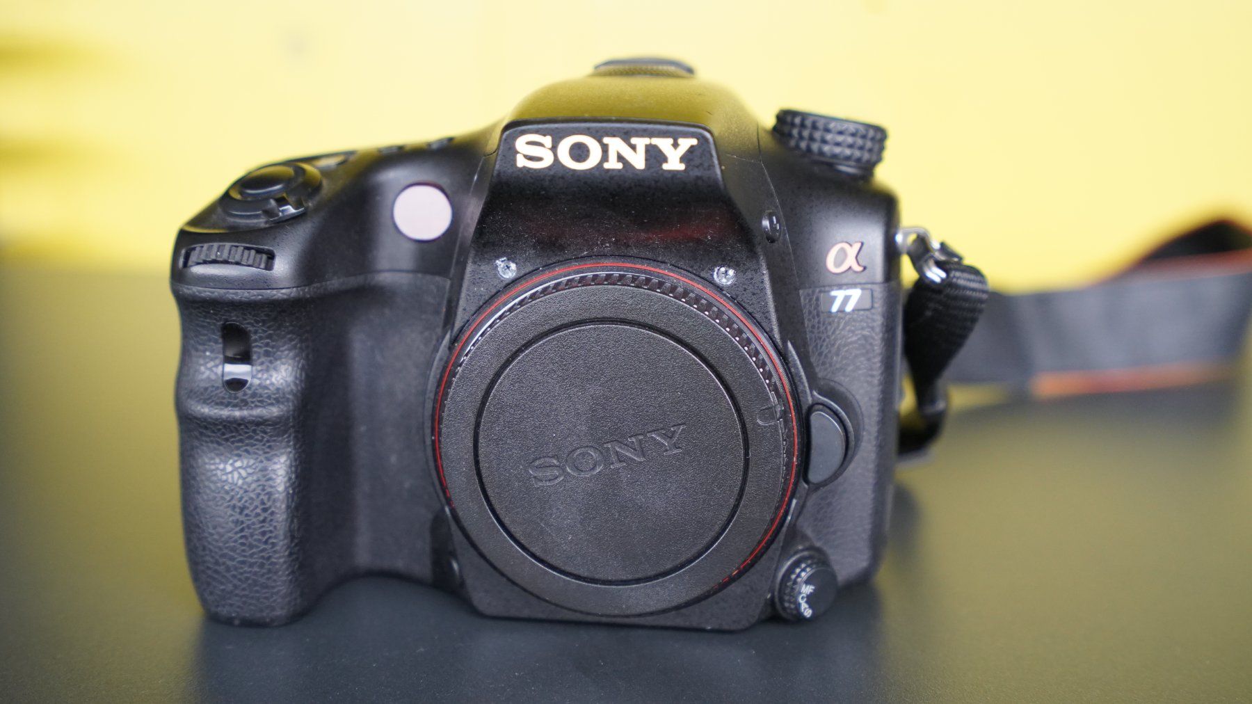 Sony Kamera: Sony Alpha 77 Body (optional plus Objektive) – Gebraucht aus Zürich von moni1