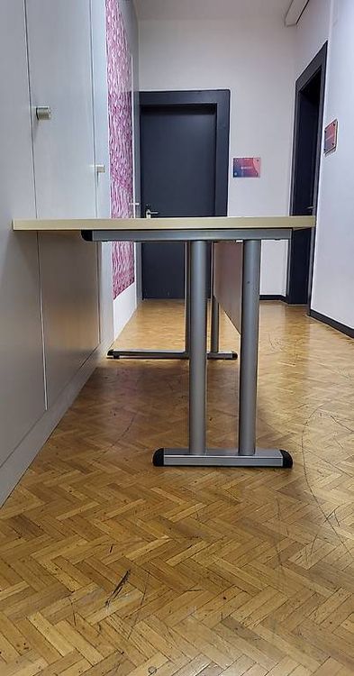 Scrivanie: Bürotisch aus hellem Holz – Usato da Aarau venduto da JKH_Floesserplatz 4