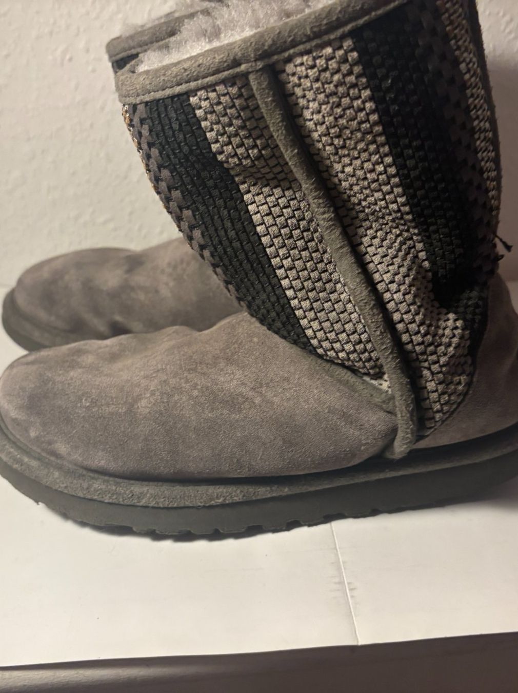 Ugg Chaussures hommes: UGG Boots, Grau, Grösse 36, ! – D'occasion à Wallisellen par AS.TZ. 7